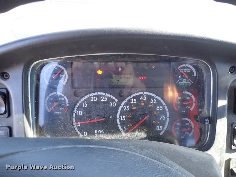 image for item DN2417 2015 Freightliner M2 112  semi truck