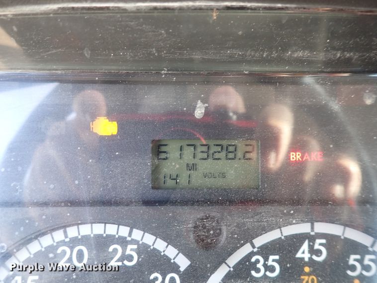 image for item DN2417 2015 Freightliner M2 112  semi truck