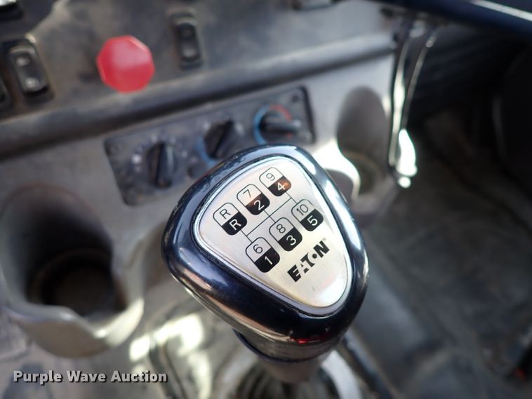 image for item DN2417 2015 Freightliner M2 112  semi truck