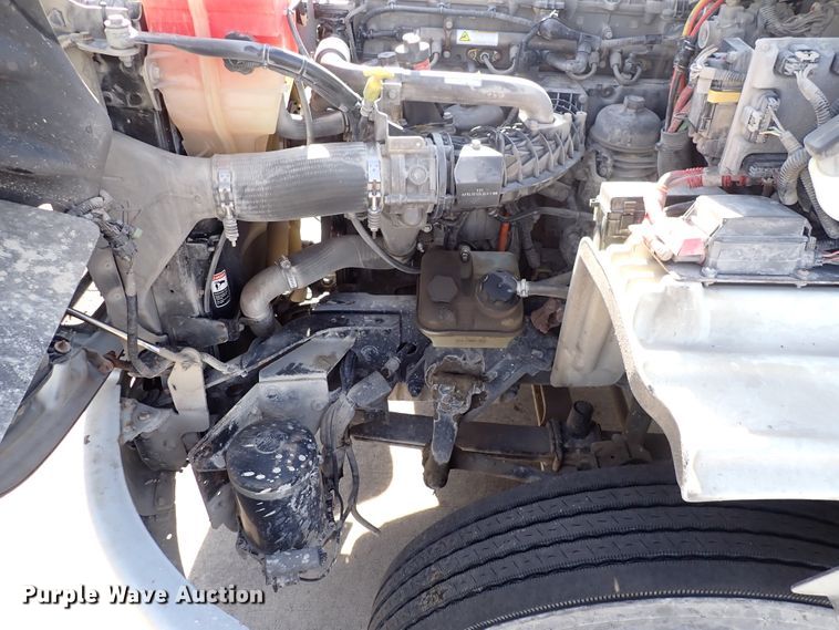 image for item DN2417 2015 Freightliner M2 112  semi truck