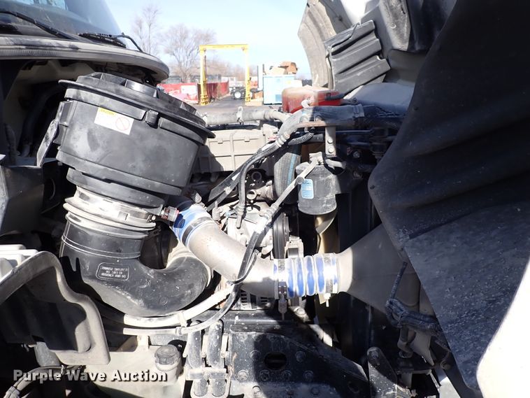 image for item DN2417 2015 Freightliner M2 112  semi truck