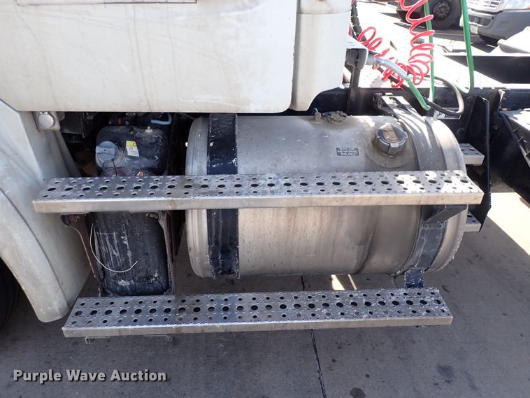 image for item DN2417 2015 Freightliner M2 112  semi truck