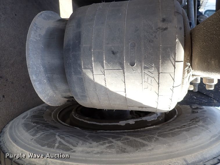 image for item DN2417 2015 Freightliner M2 112  semi truck