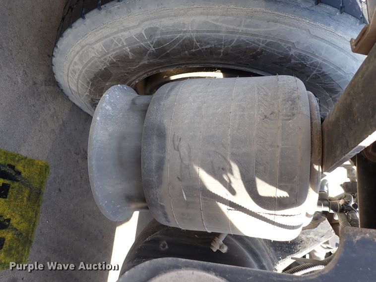 image for item DN2417 2015 Freightliner M2 112  semi truck