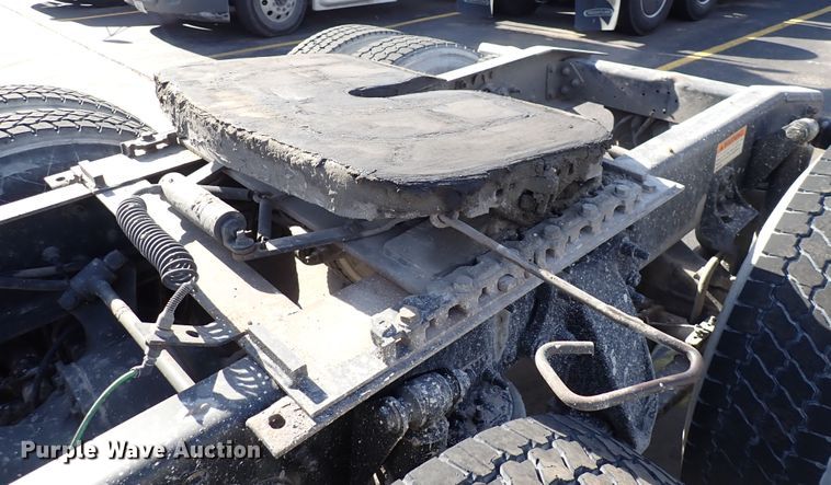 image for item DN2417 2015 Freightliner M2 112  semi truck