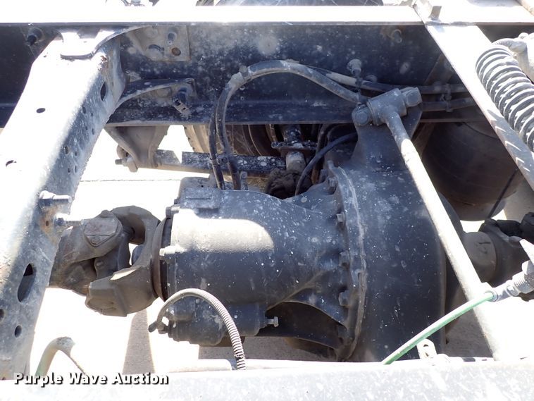 image for item DN2417 2015 Freightliner M2 112  semi truck