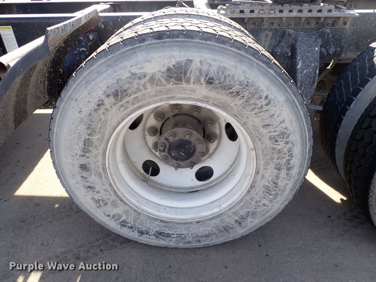 image for item DN2417 2015 Freightliner M2 112  semi truck