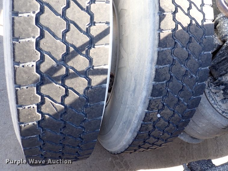 image for item DN2417 2015 Freightliner M2 112  semi truck