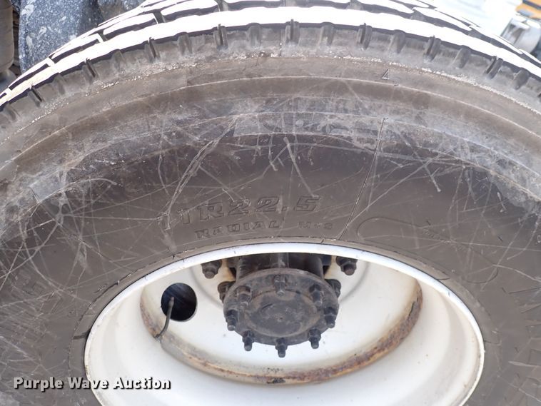 image for item DN2417 2015 Freightliner M2 112  semi truck