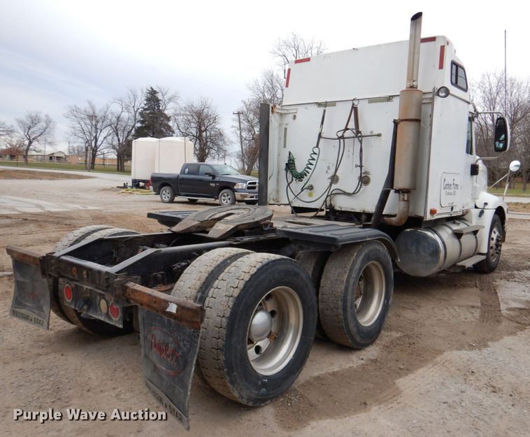 image for item DN2539 2004 International 9400  semi truck