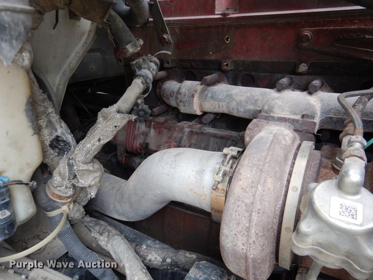 image for item DN2539 2004 International 9400  semi truck