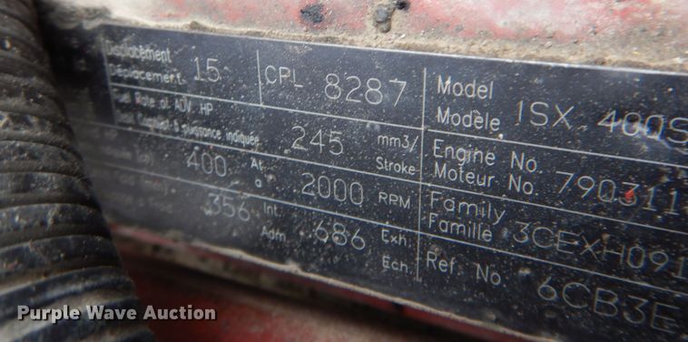 image for item DN2539 2004 International 9400  semi truck