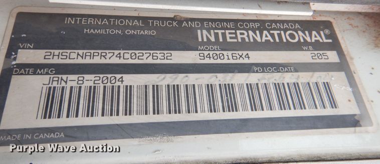 image for item DN2539 2004 International 9400  semi truck