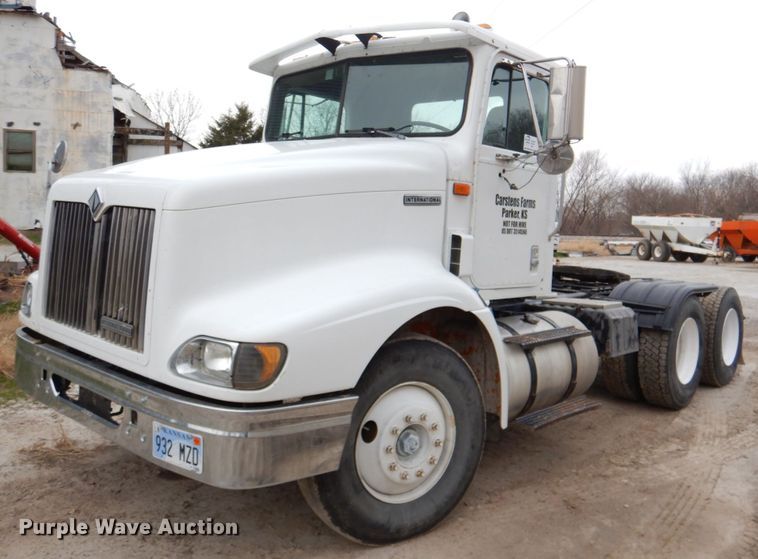 image for item DN2540 1998 International 9100  semi truck