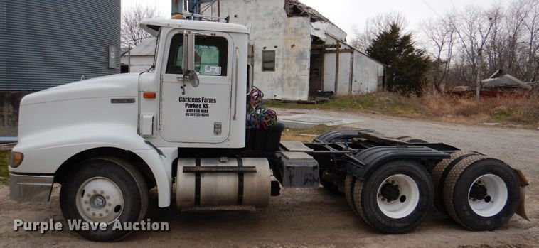 image for item DN2540 1998 International 9100  semi truck