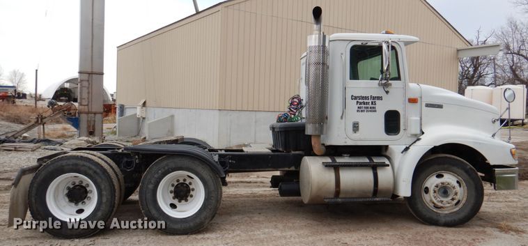 image for item DN2540 1998 International 9100  semi truck