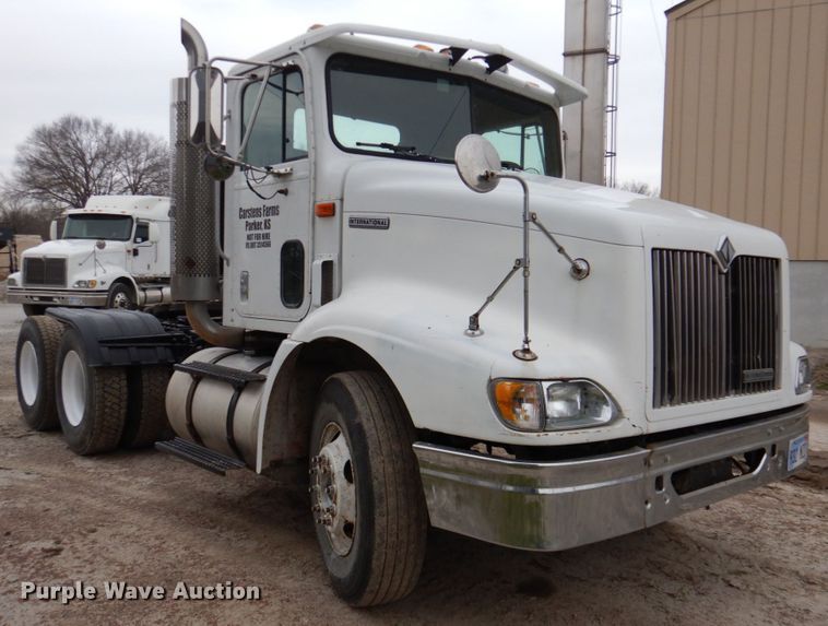 image for item DN2540 1998 International 9100  semi truck