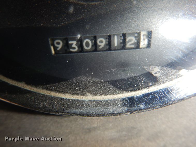 image for item DN2540 1998 International 9100  semi truck