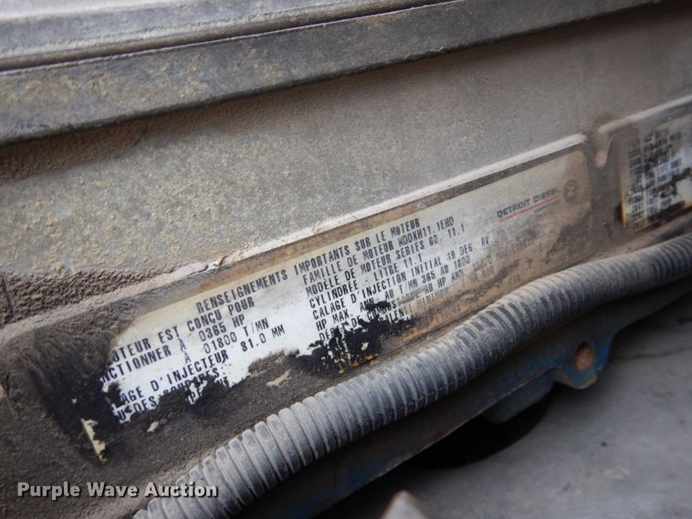 image for item DN2540 1998 International 9100  semi truck