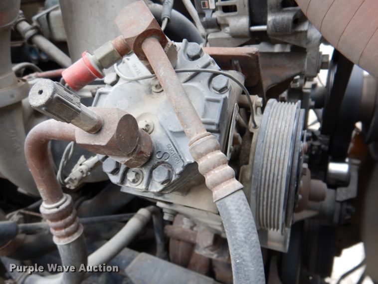 image for item DN2540 1998 International 9100  semi truck