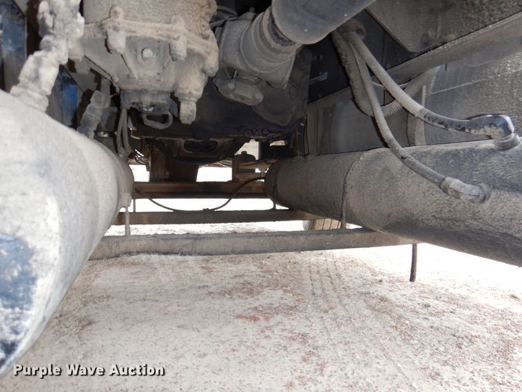 image for item DN2540 1998 International 9100  semi truck