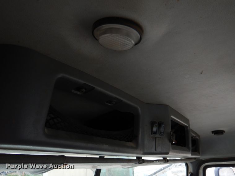 image for item DN2541 2012 Mack CHU613  semi truck