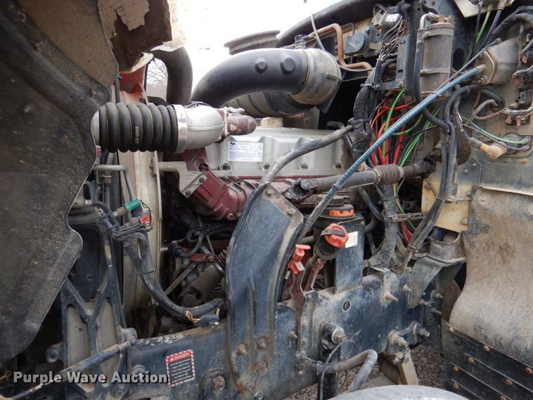 image for item DN2541 2012 Mack CHU613  semi truck