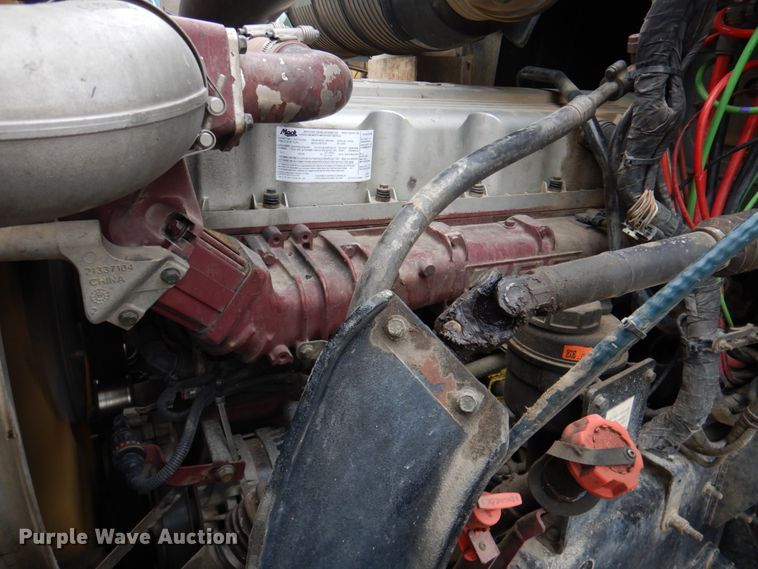 image for item DN2541 2012 Mack CHU613  semi truck