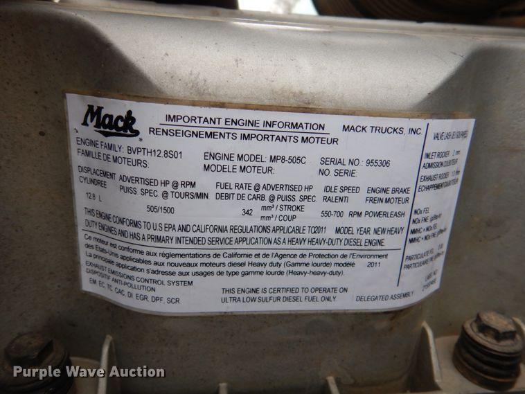 image for item DN2541 2012 Mack CHU613  semi truck