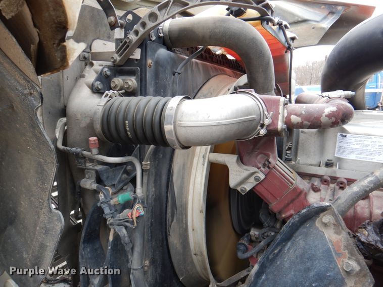 image for item DN2541 2012 Mack CHU613  semi truck