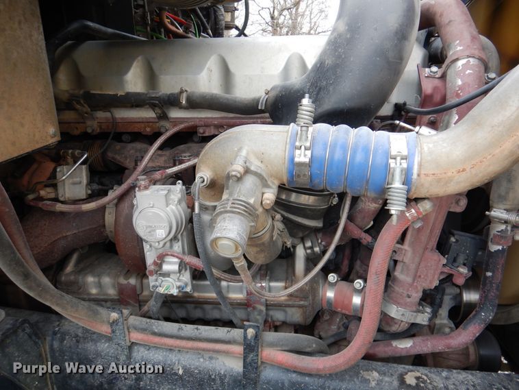 image for item DN2541 2012 Mack CHU613  semi truck