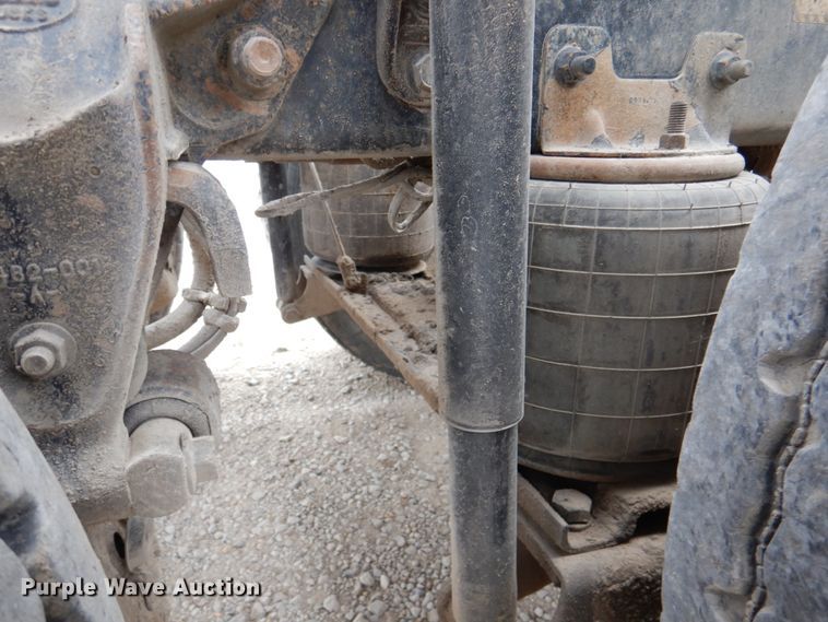 image for item DN2541 2012 Mack CHU613  semi truck