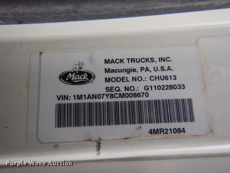 image for item DN2541 2012 Mack CHU613  semi truck