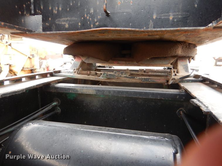 image for item DN5341 1989 Trail King TS100HG-572  lowboy equipment trailer