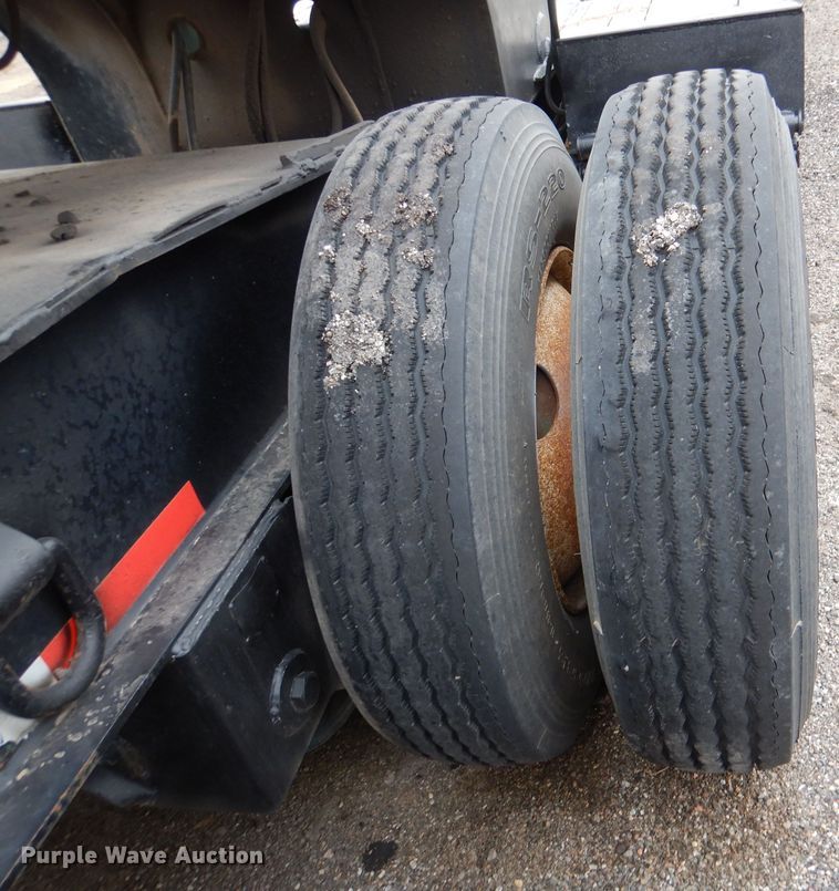 image for item DN5341 1989 Trail King TS100HG-572  lowboy equipment trailer