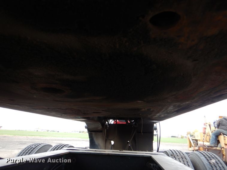 image for item DN5341 1989 Trail King TS100HG-572  lowboy equipment trailer