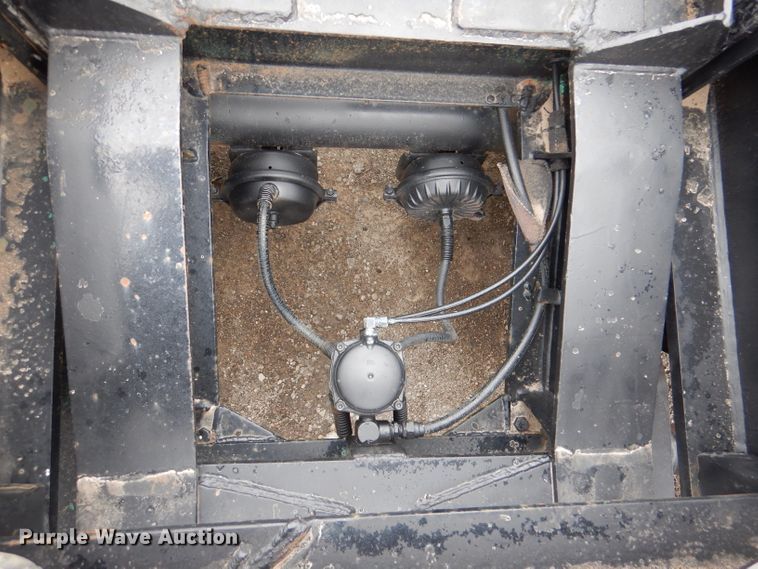 image for item DN5341 1989 Trail King TS100HG-572  lowboy equipment trailer