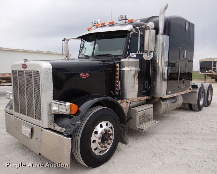 image for item DN5399 2007 Peterbilt 379  semi truck