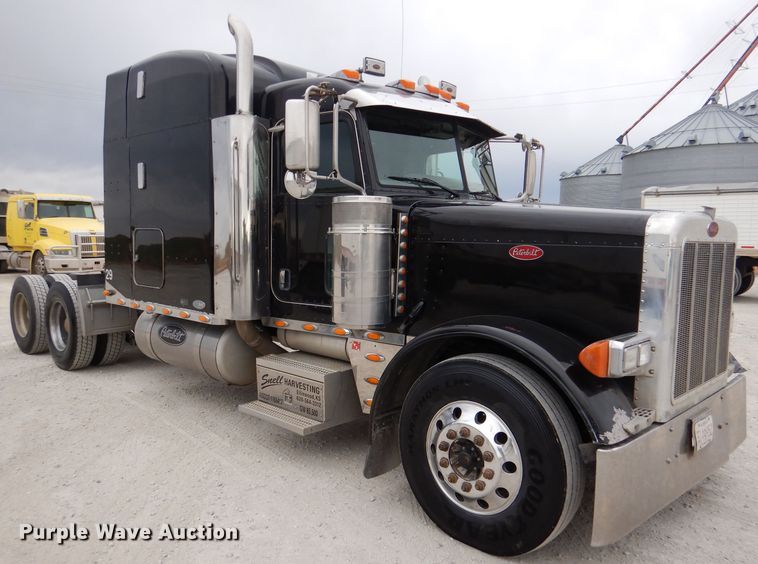 image for item DN5399 2007 Peterbilt 379  semi truck