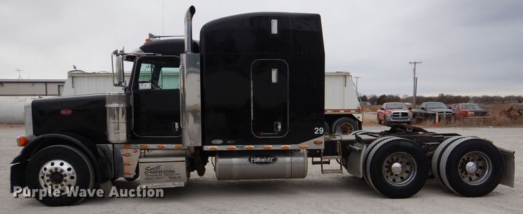 image for item DN5399 2007 Peterbilt 379  semi truck