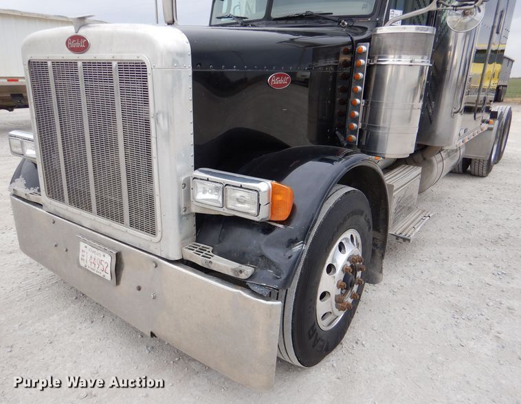 image for item DN5399 2007 Peterbilt 379  semi truck