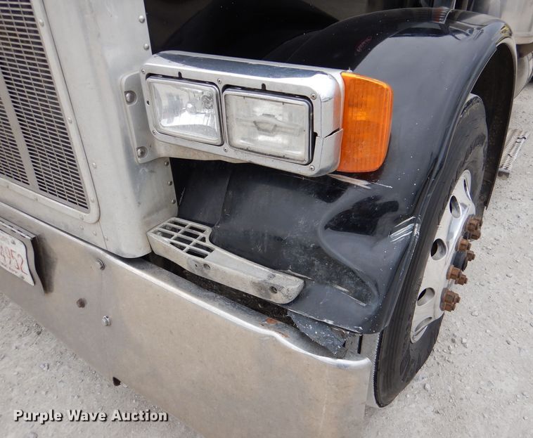 image for item DN5399 2007 Peterbilt 379  semi truck