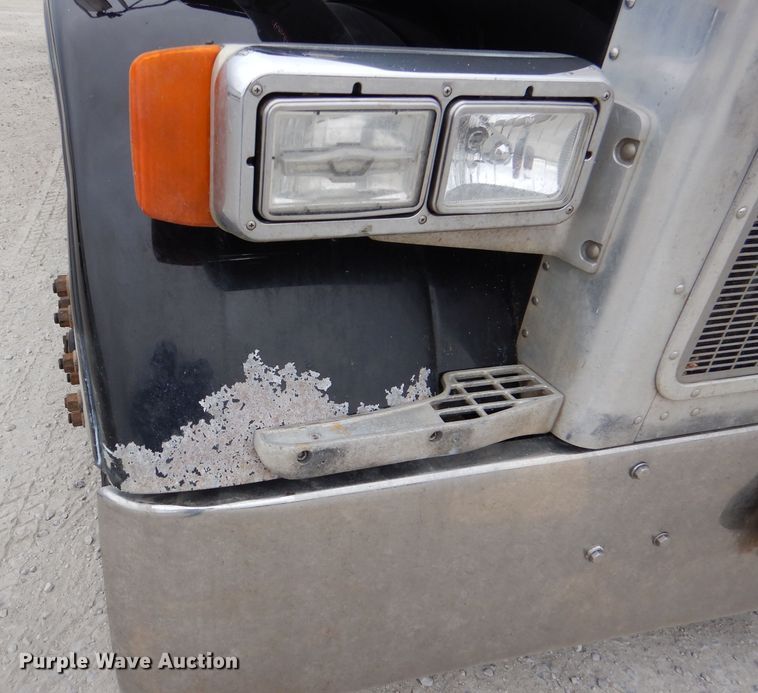 image for item DN5399 2007 Peterbilt 379  semi truck