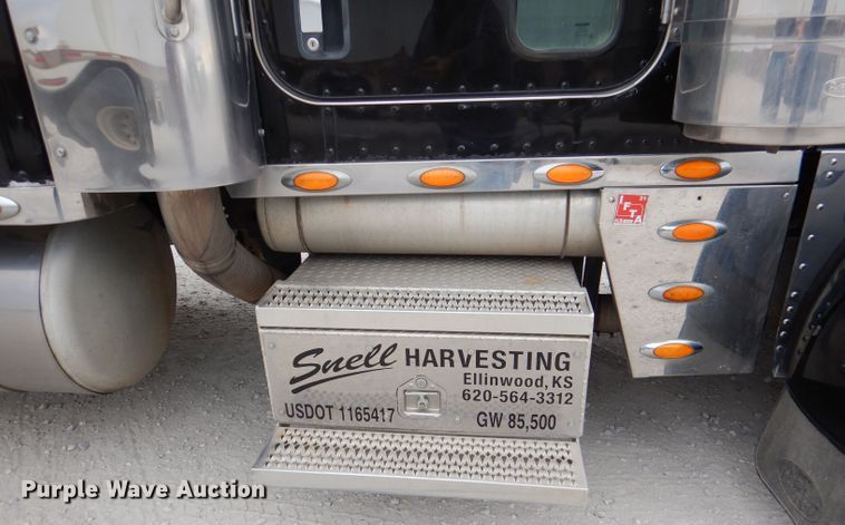 image for item DN5399 2007 Peterbilt 379  semi truck