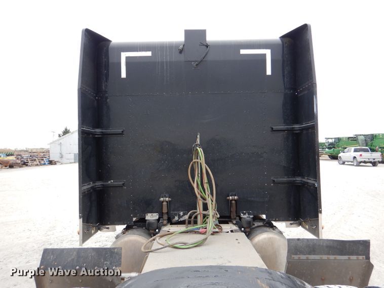 image for item DN5399 2007 Peterbilt 379  semi truck