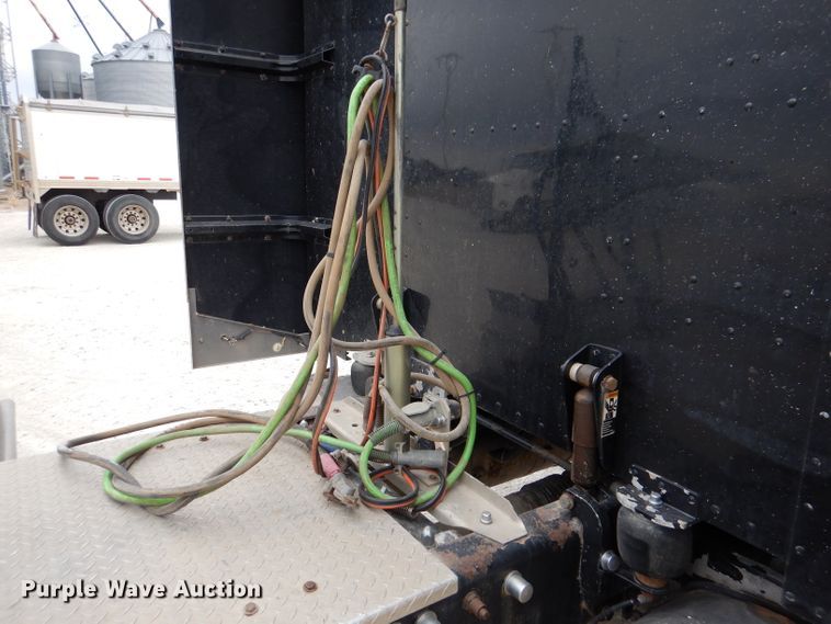 image for item DN5399 2007 Peterbilt 379  semi truck