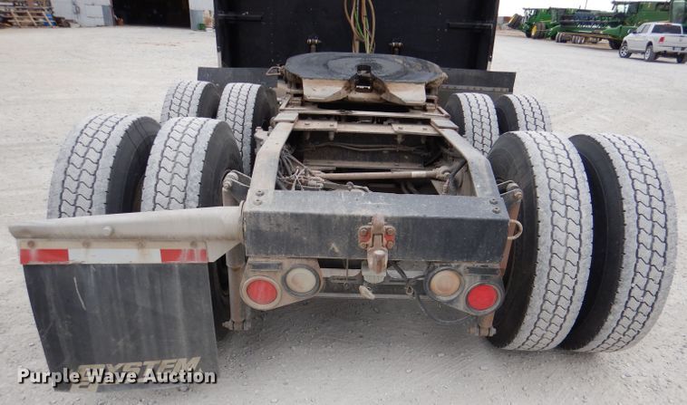 image for item DN5399 2007 Peterbilt 379  semi truck