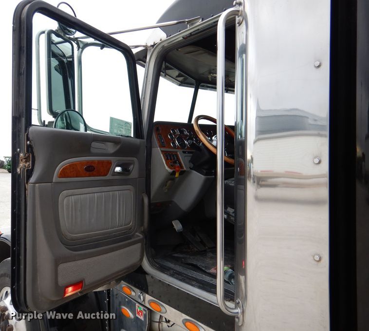 image for item DN5399 2007 Peterbilt 379  semi truck