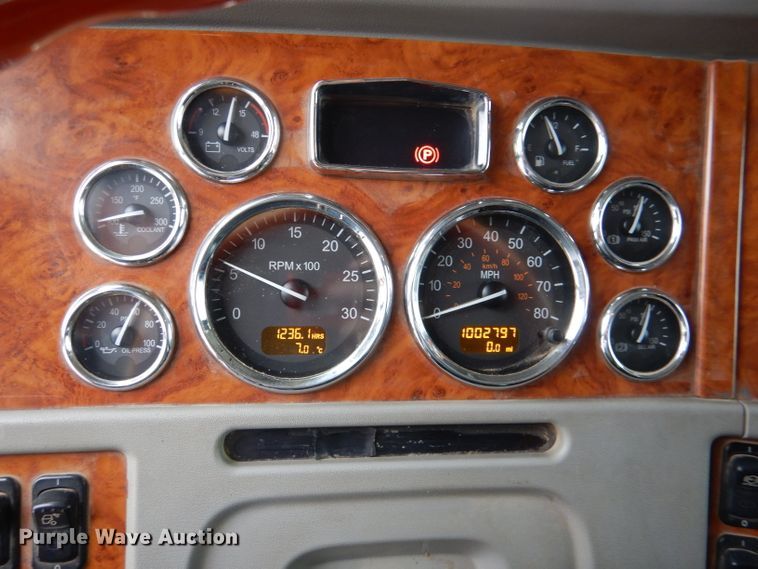 image for item DN5399 2007 Peterbilt 379  semi truck