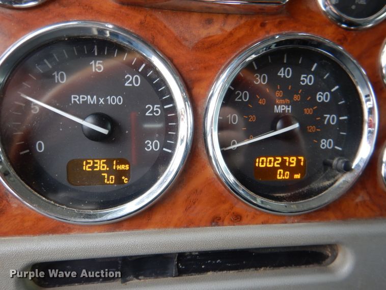 image for item DN5399 2007 Peterbilt 379  semi truck